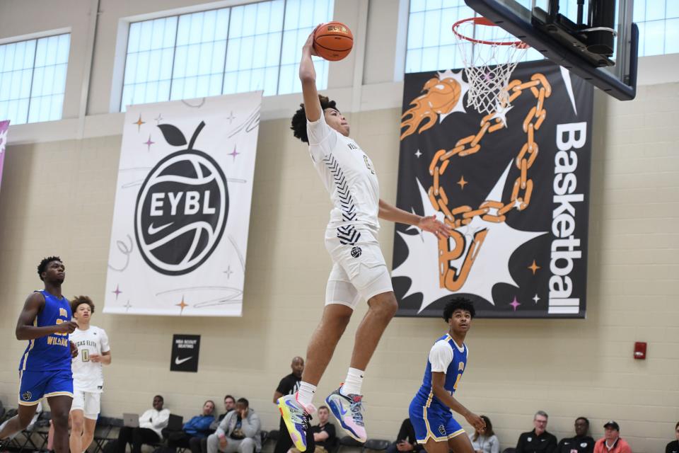 Vegas Elite's Tyran Stokes (4) dunks the ball during the Vegas Elite and Boo Williams game on the third day of the Peach Jam at Riverview Park Activities Center on July 5, 2023 in North Augusta, S.C. Vegas Elite defeated Boo Williams 71-52.