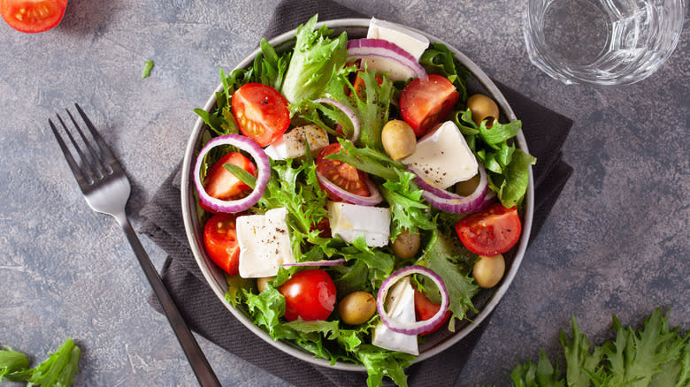 tomato salad with brie cheese