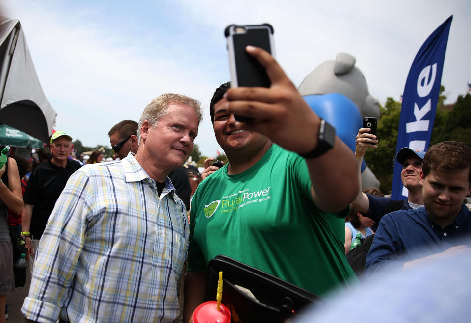 <p>Former&nbsp;Sen. Jim Webb (D-Va.) poses for a selfie.</p>