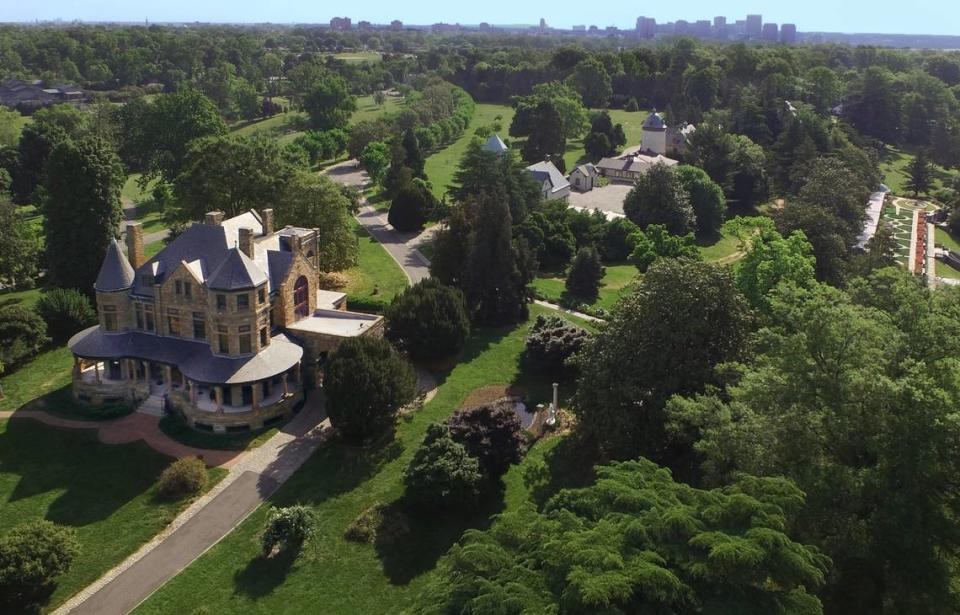 Take a house tour or picnic on the grounds at Maymont, a mansion-turned-museum. 