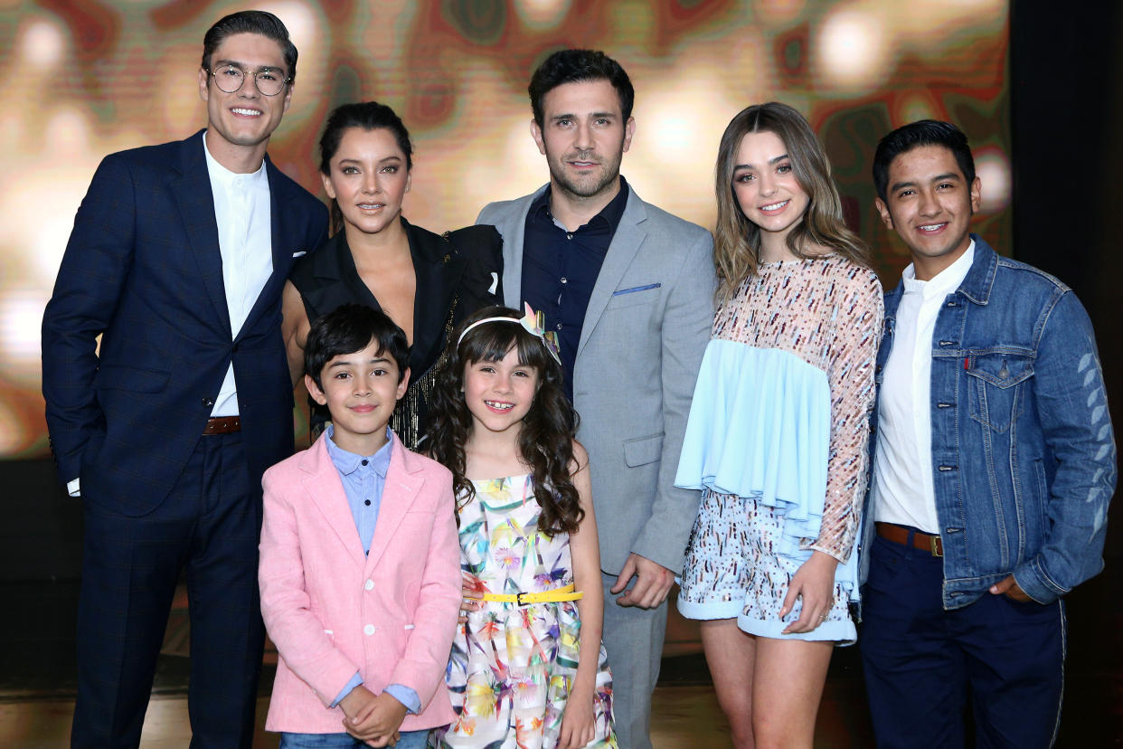 Cast de 'Los Elegidos'. Foto: Mezcalent