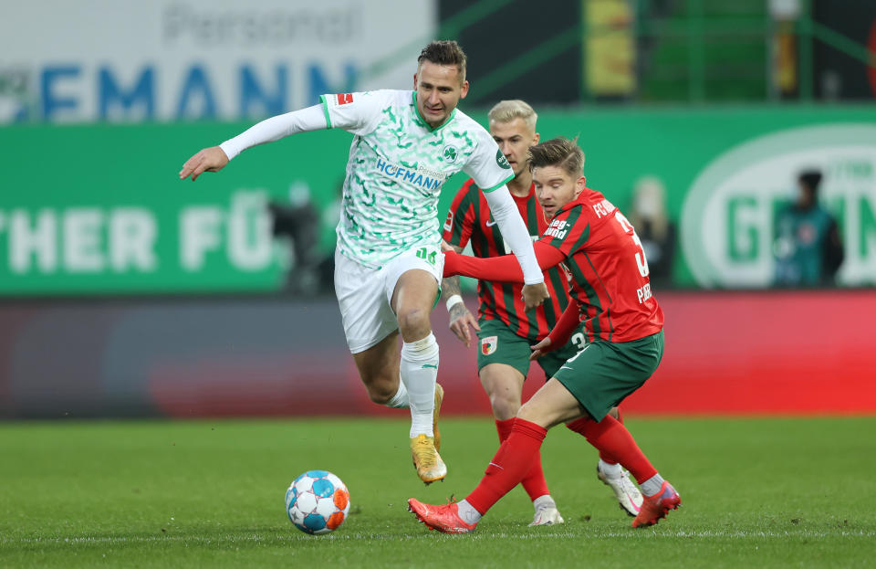 Der FC Augsburg ist nicht über ein torloses Unentschieden gegen SpVgg Greuther Fürth hinausgekommen (Bild: Alexander Hassenstein/Getty Images)