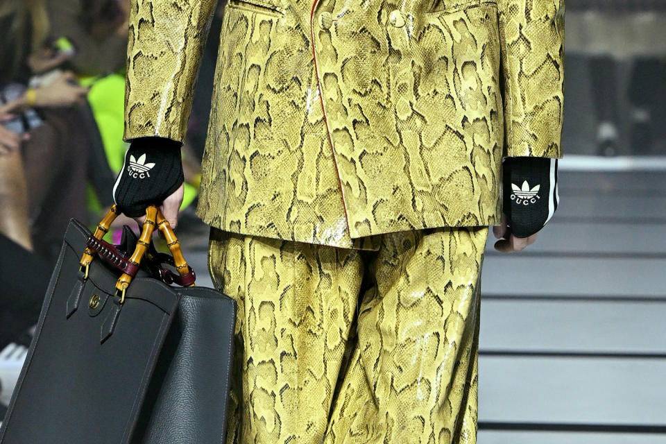 Gucci x adidas世紀聯乘曝光！5大奢華運動時尚亮點單品：Gazelle鞋、黑橙拼Jackie手袋看到都心動
