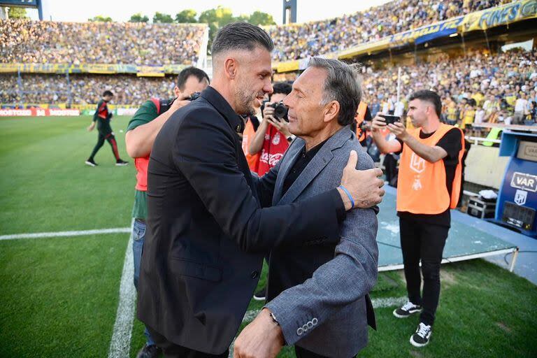 Martín Demichelis y Miguel Russo, dos de los cinco entrenadores que empezaron 2023 dirigiendo un club y continuarán en 2024 en la misma institución