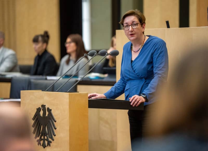 Klara Geywitz, Germany's Minister for Building and Housing, speaks in the German Bundesrat. Michael Kappeler/dpa
