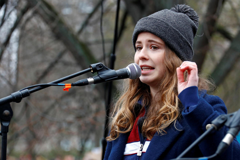 Luisa Neubauer auf einer FFF-Demo im März 2019 (Bild: Reuters/Fabrizio Bensch)