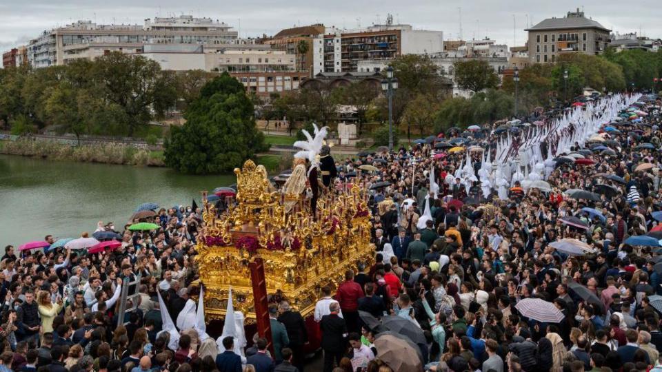 Procesión de Semana Santa en Sevilla. 
