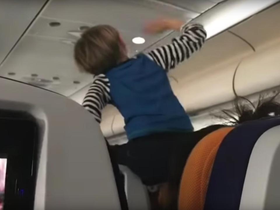 screaming child lufthansa