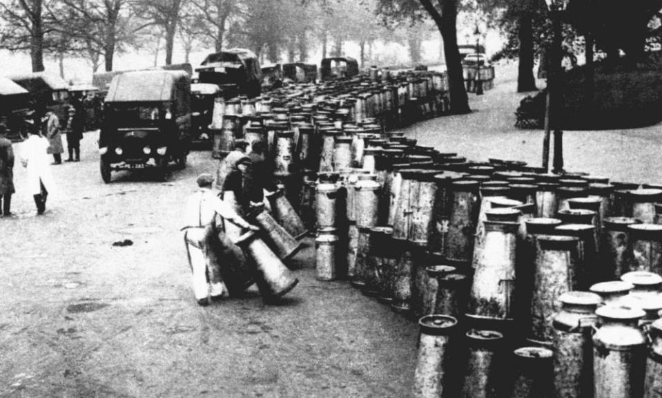 An emergency milk depot set up in Hyde Park, London, during the 1926 general strike.