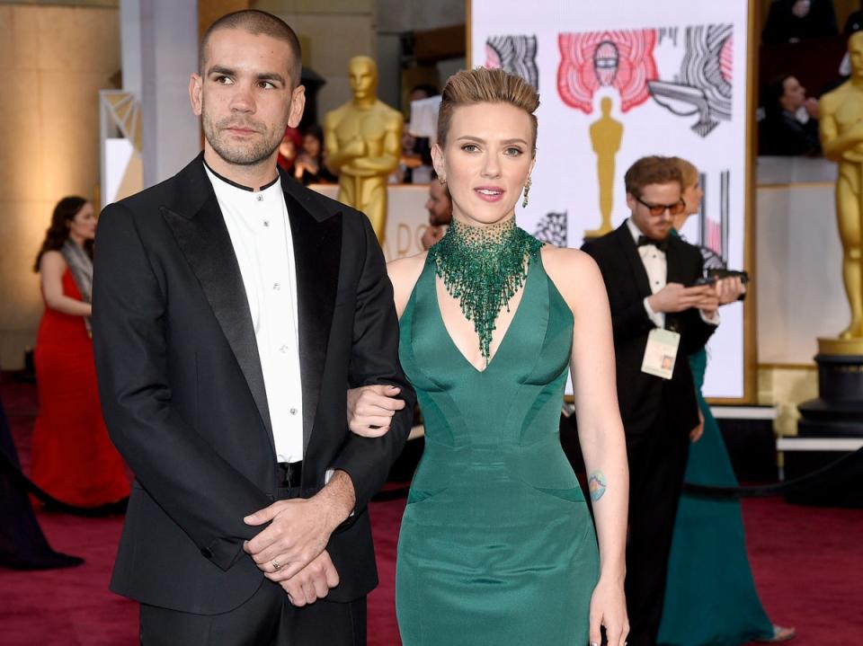 Johansson with Dauriac at the Oscars in 2015 (Getty Images)