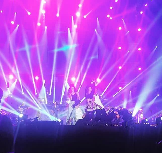 Bailando en el escenario: Verónica ha sido de las primeras en ensayar sobre el escenario del concierto y, concretamente ella, ha hecho un vídeo panorámico de todas las gradas que serán ocupadas esa misma noche, alucinando de que esa fuera posible y muy feliz por vivir ese momento. (Imagen: ©Instagram/@ot_elreencuentro)