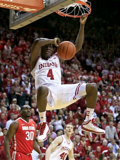 How Indiana began wearing its trademark candy-striped warmup pants