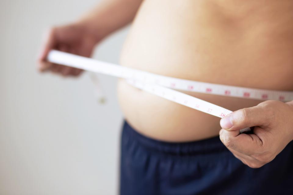 隨著年齡增長，增磅似乎難以避免，脂肪日積月累長出個大肚腩。