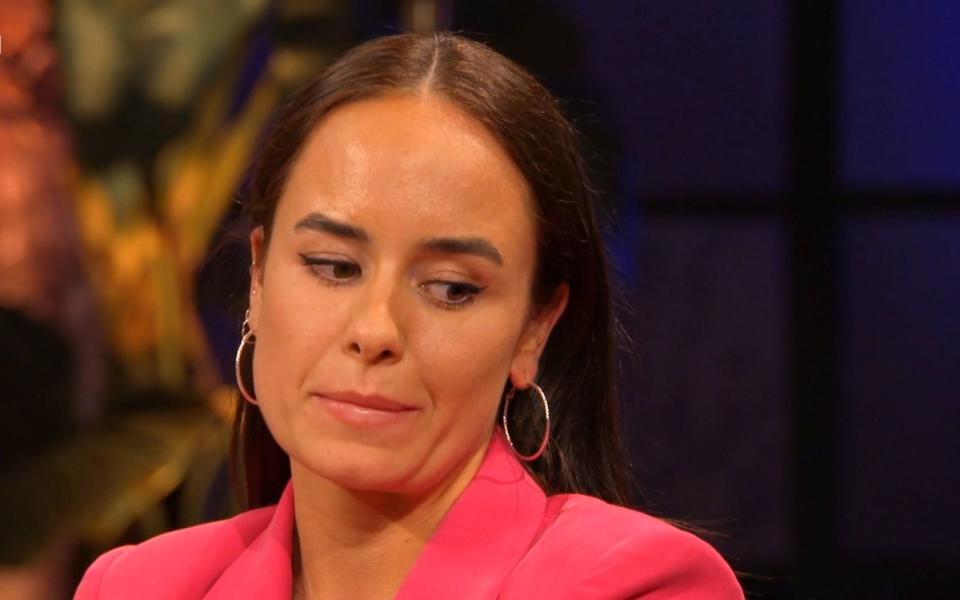 Angelina gab ihrem Ex beim "Großen Wiedersehen" mit Moderatorin Frauke Ludowig eine Spitze mit, wünschte dem Paar aber auch alles Gute. (Bild: RTL)