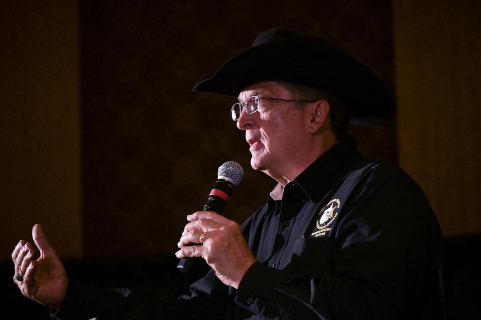 Former Graham County, Arizona, Sheriff Richard Mack, founder of the Constitutional Sheriffs and Peace Officers Association, is also a founding member of the Oath Keepers' paramilitary group.  