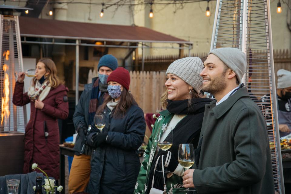 Can You Plan a Wedding in Two Weeks? This Couple Made it Happen at a Backyard Restaurant in Brooklyn