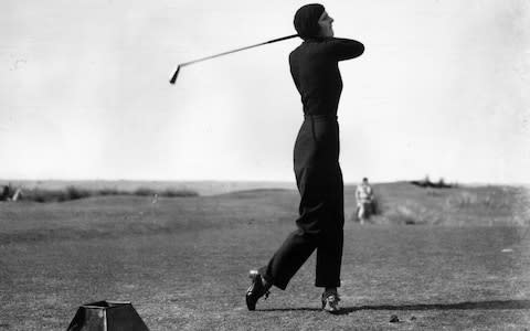 Gloria Minoprio (1907 - 1958) causes a stir at the Women's Golf Union Championship - Credit: HULTON ARCHIVE