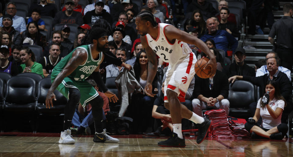 Kyrie Irving (Boston Celtics) et Kawhi Leonard (Toronto Raptors)