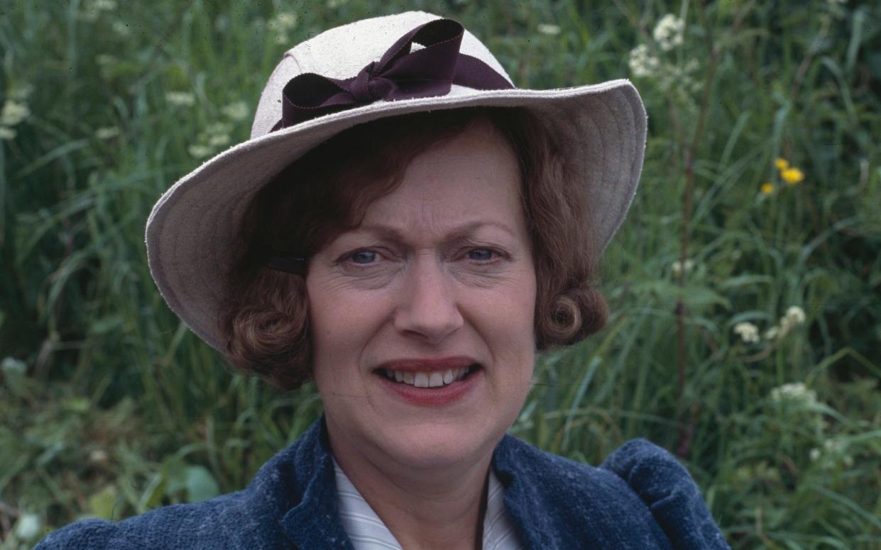 Keeping Up Appearances star Josephine Tewson dies aged 91 - Radio Times 