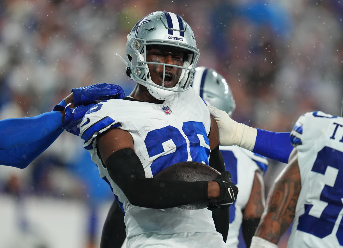 Cowboys CB DaRon Bland (chest) exits vs. Commanders