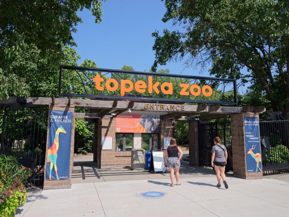 Topeka, Kansas – Topeka Zoo Entrance Gate