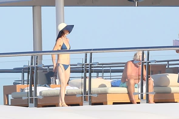 Leonardo DiCaprio and Juliette Lewis enjoy superyacht in Cannes