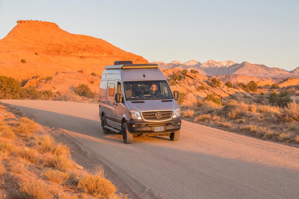 Blacksford Winnebago Sprinter RV Rental