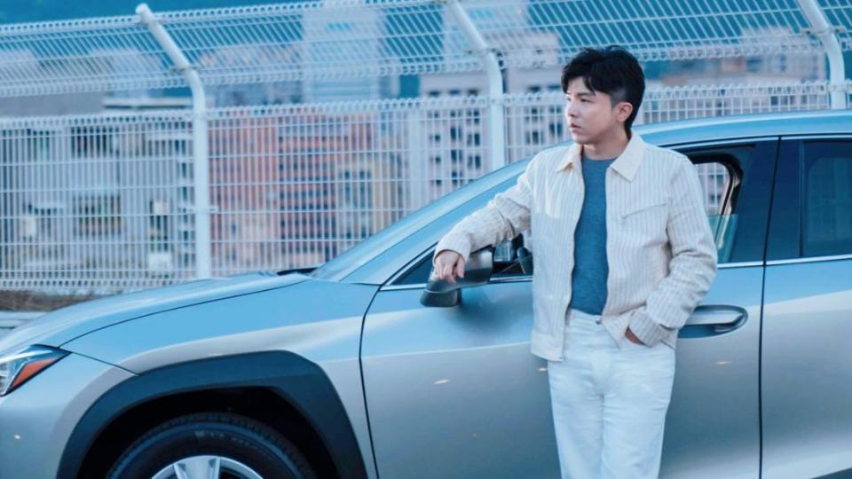 宋念宇為日系豪華汽車品牌操刀推廣曲，更拍攝了帥氣形象宣傳片。（圖／喜鵲娛樂提供）