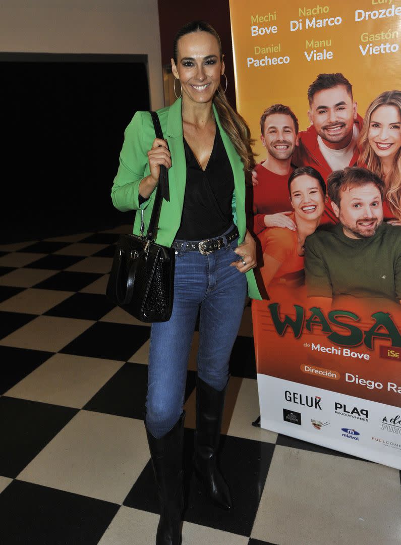 Silvina Scheffler, la profe de GH, le puso color a la noche con un blazer en verde