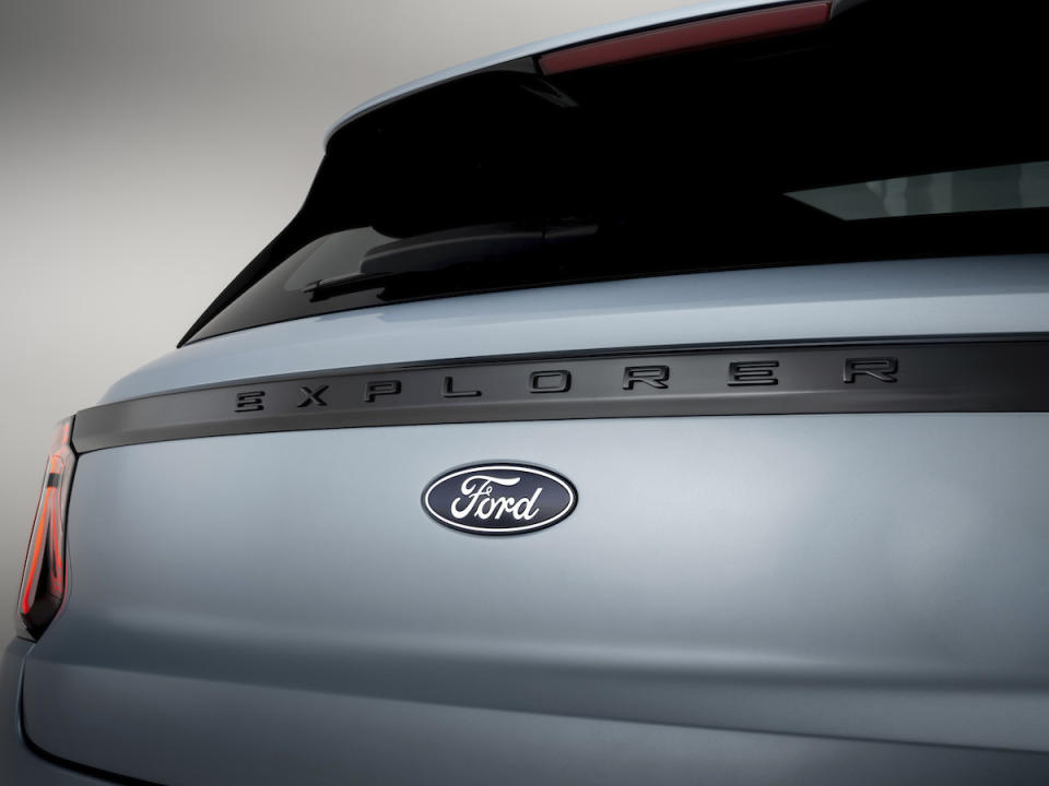 2023_FORD_TheNewAll-ElectricFordExplorer_Studio_8.jpg