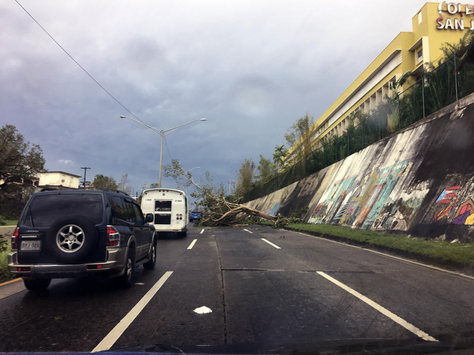 GRA208. San Juan (Puerto Rico). 21/09/2017,- Daños causados por el devastador huracán María, que el miércoles azotó la isla con vientos de más de 200 kilómetros por hora ocasionando inundaciones y destrozos en toda la isla. EFE/Jorge Muñiz