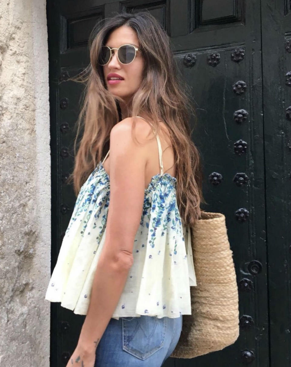 <p>El<em> top</em> de Free People, que se puso el pasado 29 de junio, <a rel="nofollow noopener" href="https://slowlove.es/woman/camisas/top-instant-crush.html" target="_blank" data-ylk="slk:también está agotado en la página web de Slow Love;elm:context_link;itc:0;sec:content-canvas" class="link ">también está agotado en la página web de Slow Love</a>. (Foto: Instagram / <a rel="nofollow noopener" href="https://www.instagram.com/saracarbonero/" target="_blank" data-ylk="slk:@saracarbonero;elm:context_link;itc:0;sec:content-canvas" class="link ">@saracarbonero</a>). </p>