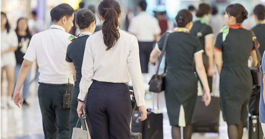 長榮航空一名劉姓空姐，因1年只上班154天，遭長榮認為她蓄意曠職，以不能勝任工作為由資遣。（示意圖／報系資料照）