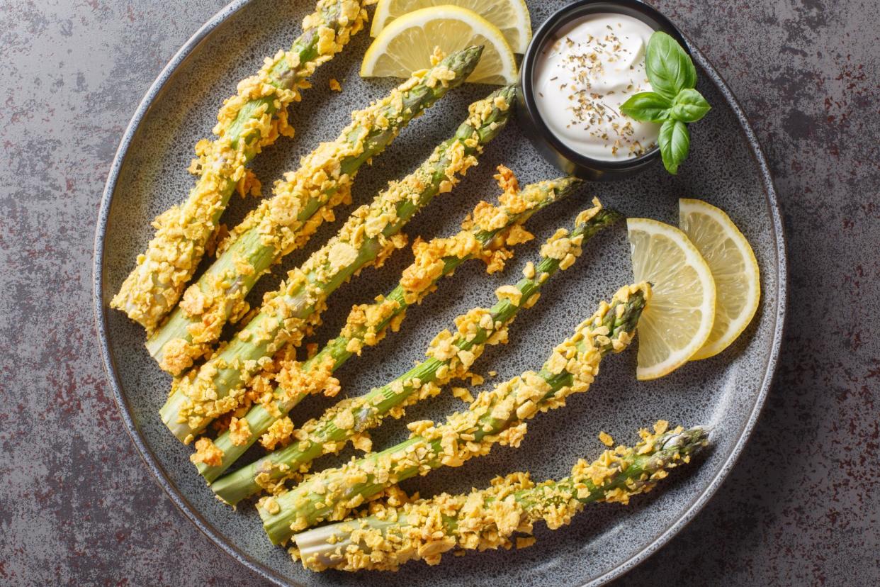 Asperges vertes au parmesan  Adobe Stock 