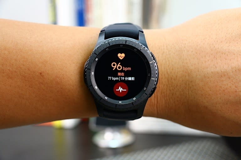 這款智慧錶真的很好看 Samsung Gear S3 frontier 開箱動手玩