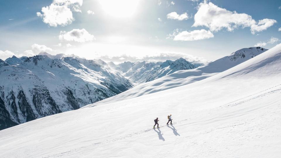 日本長野縣一處山區發生雪崩，有10人遭大雪活埋，均全數逃生。（示意圖，取自Pexels）