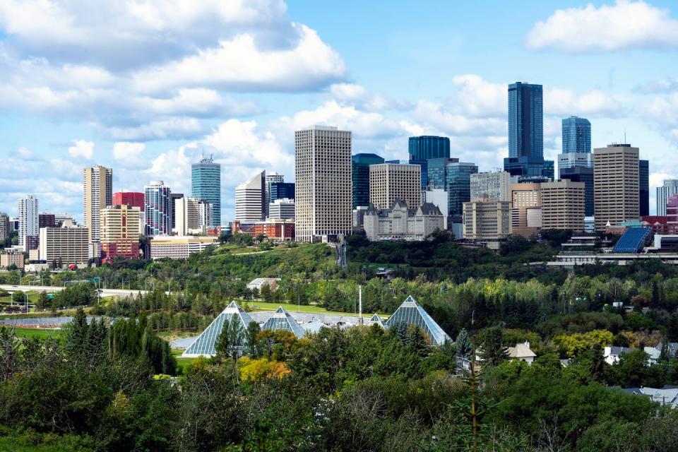 <span class="caption">Edmonton’s high average salary and affordable cost of living makes it an attractive city to relocate to.</span> <span class="attribution"><span class="source">(Shutterstock)</span></span>