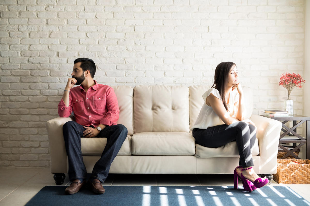 Parejas separadas viviendo juntas: Cómo tolerar el encierro