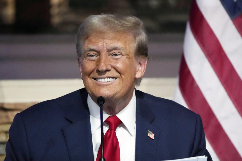 El expresidente y virtual candidato presidencial republicano Donald Trump en un evento de campaña en Detroit el 15 de junio del 2024. (Foto AP /Carlos Osorio)