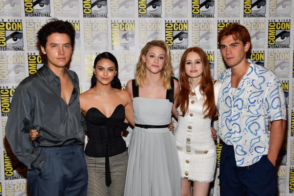 Camila Mendes (second from left) stands with the rest of the cast of Riverdale (Getty Images)
