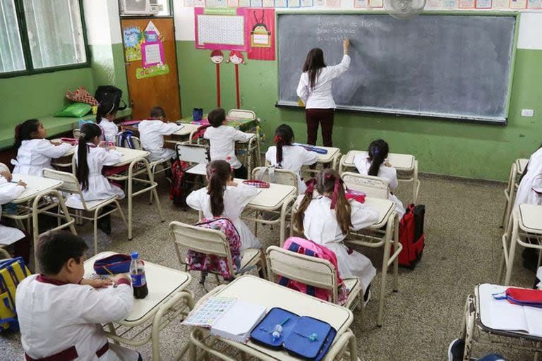 Julio Argentino Roca, a quien los liberales suelen elogiar, firmó y promulgó la ley 1420, sancionada en 1884, que establece la educación primaria común, gratuita y obligatoria