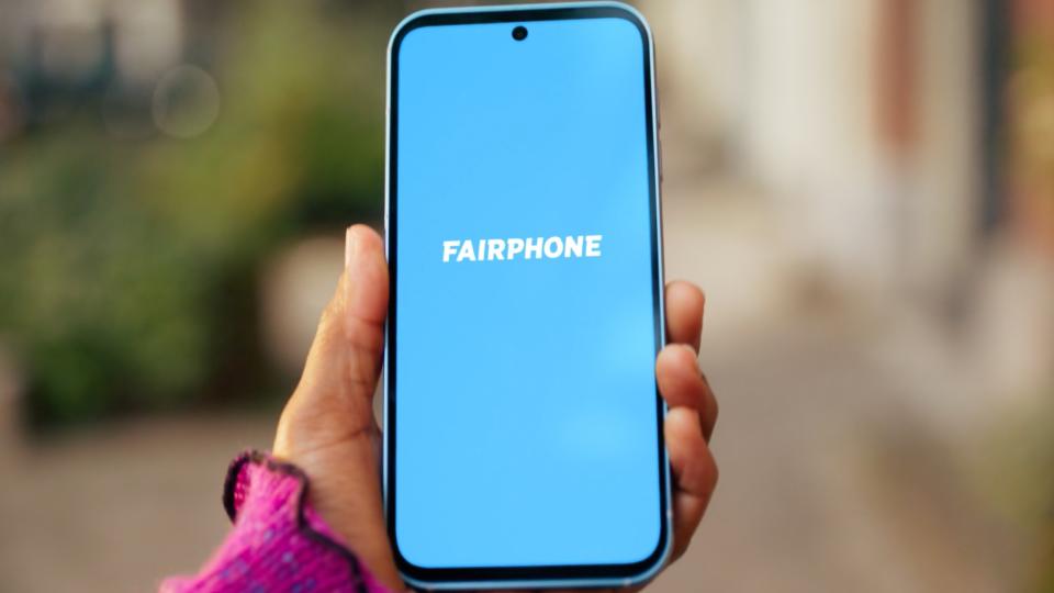Fairphone 5 front display