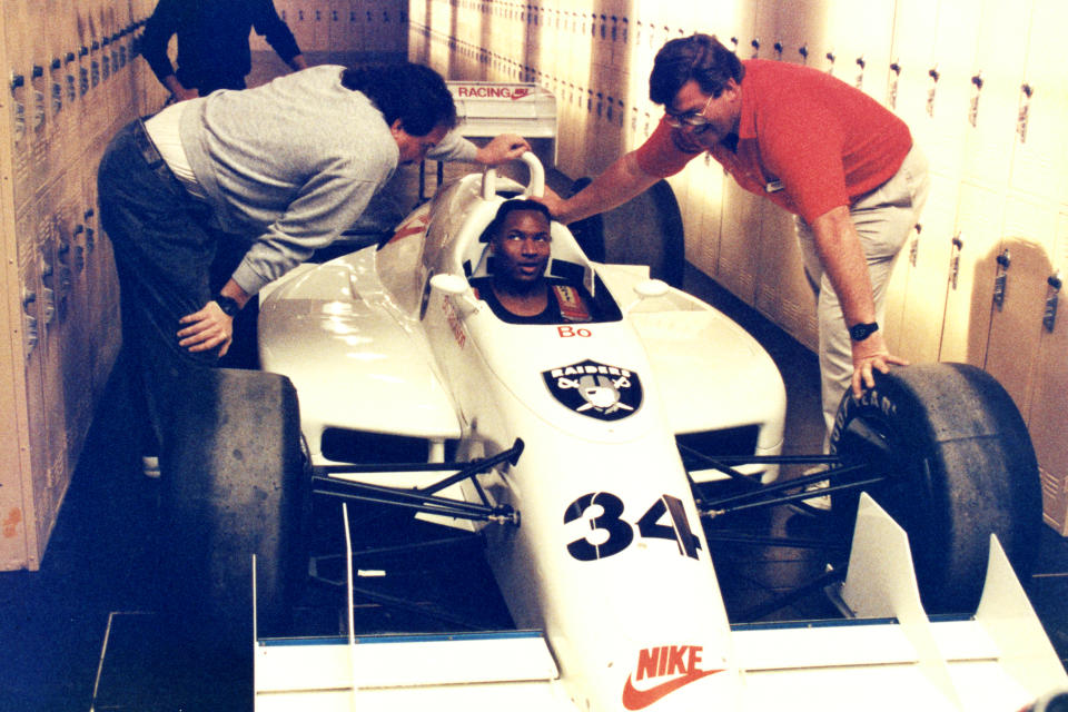 Bo Jackson  durante la grabación de un comercial de Nike en 1989. (Foto: Roxanne McCann/Getty Images)