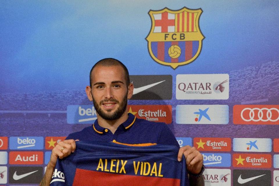 El defensa Aleix Vidal, en su presentación oficial como jugador del FC Barcelona (AFP/Archivos | Josep Lago)