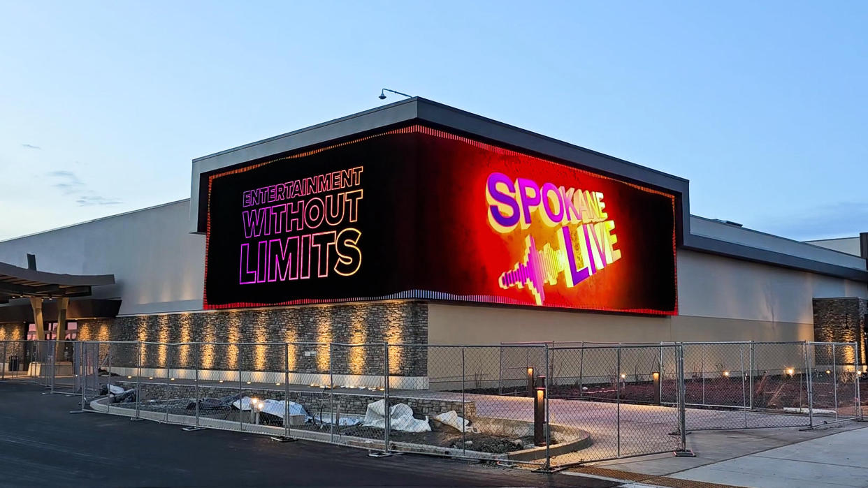  The 107’ Building-Façade Video Display at the Spokane Tribe Resort & Casino. 
