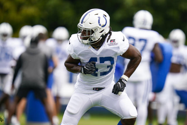 Dallas Cowboys sign ex-Texas football LB Malik Jefferson to reserve deal