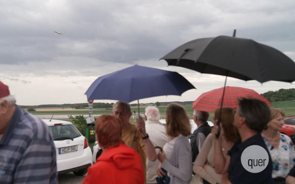 Privatjets boomen in Deutschland - und verärgern nicht nur umweltbewusste Anwohner von Flughäfen.  (Bild: BR)