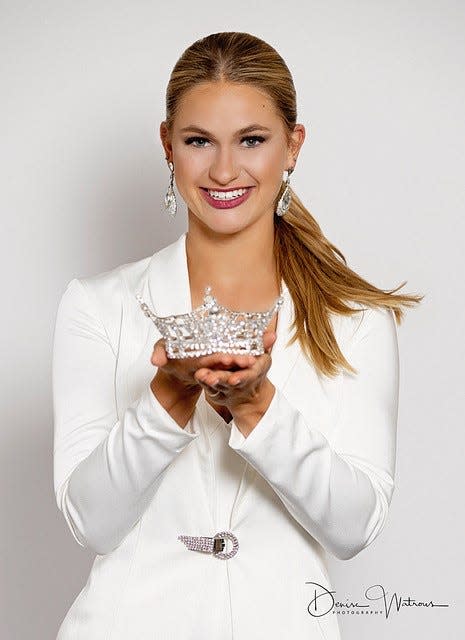 Grace Stanke holds the Miss Wisconsin crown.