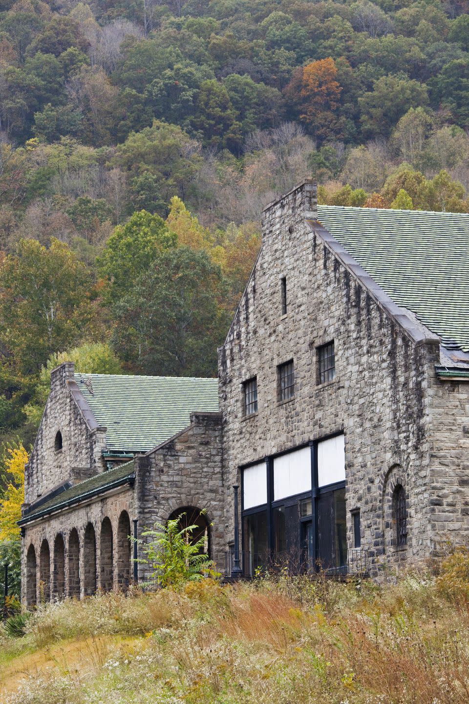 <p><strong>Population</strong><strong>:</strong> 5</p><p><br><br><br>This nearly abandoned coal mining town was the setting for the 1987 movie <em>Matewan</em>.<br></p>