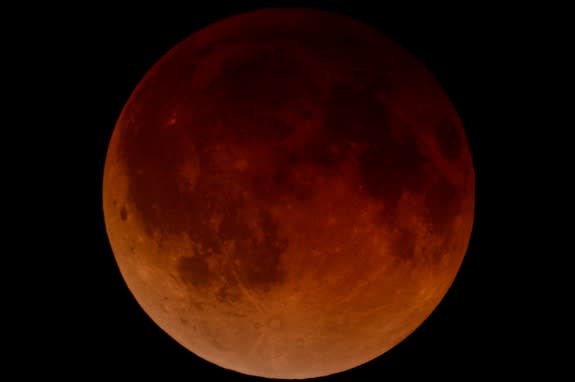 Skywatcher Brett Bonine of Arkansas captured this view of the first total lunar eclipse of 2014 in the early morning hours of April 15, 2014.